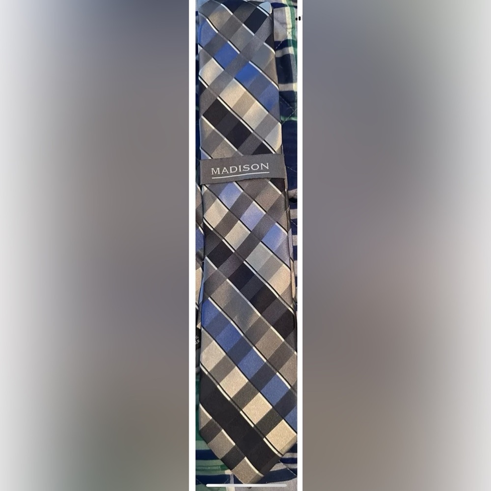 Madison Tie- nwt